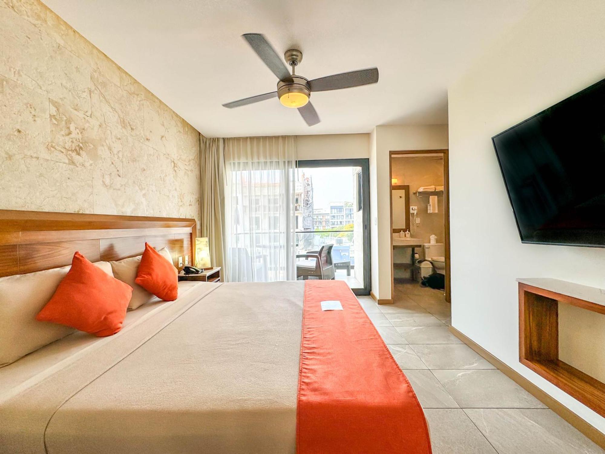 Grand Fifty Suites Плая-дель-Кармен Экстерьер фото