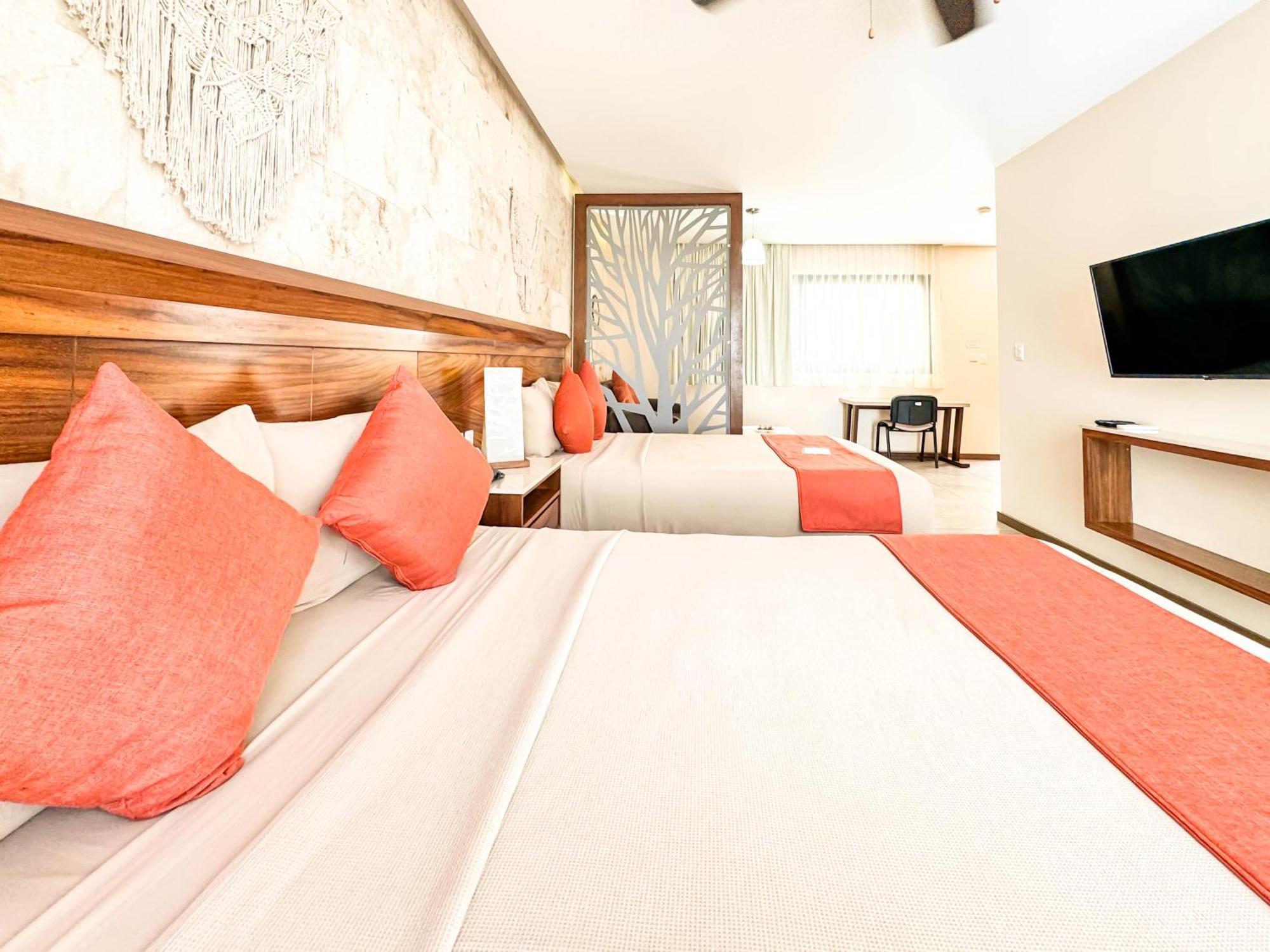Grand Fifty Suites Плая-дель-Кармен Экстерьер фото