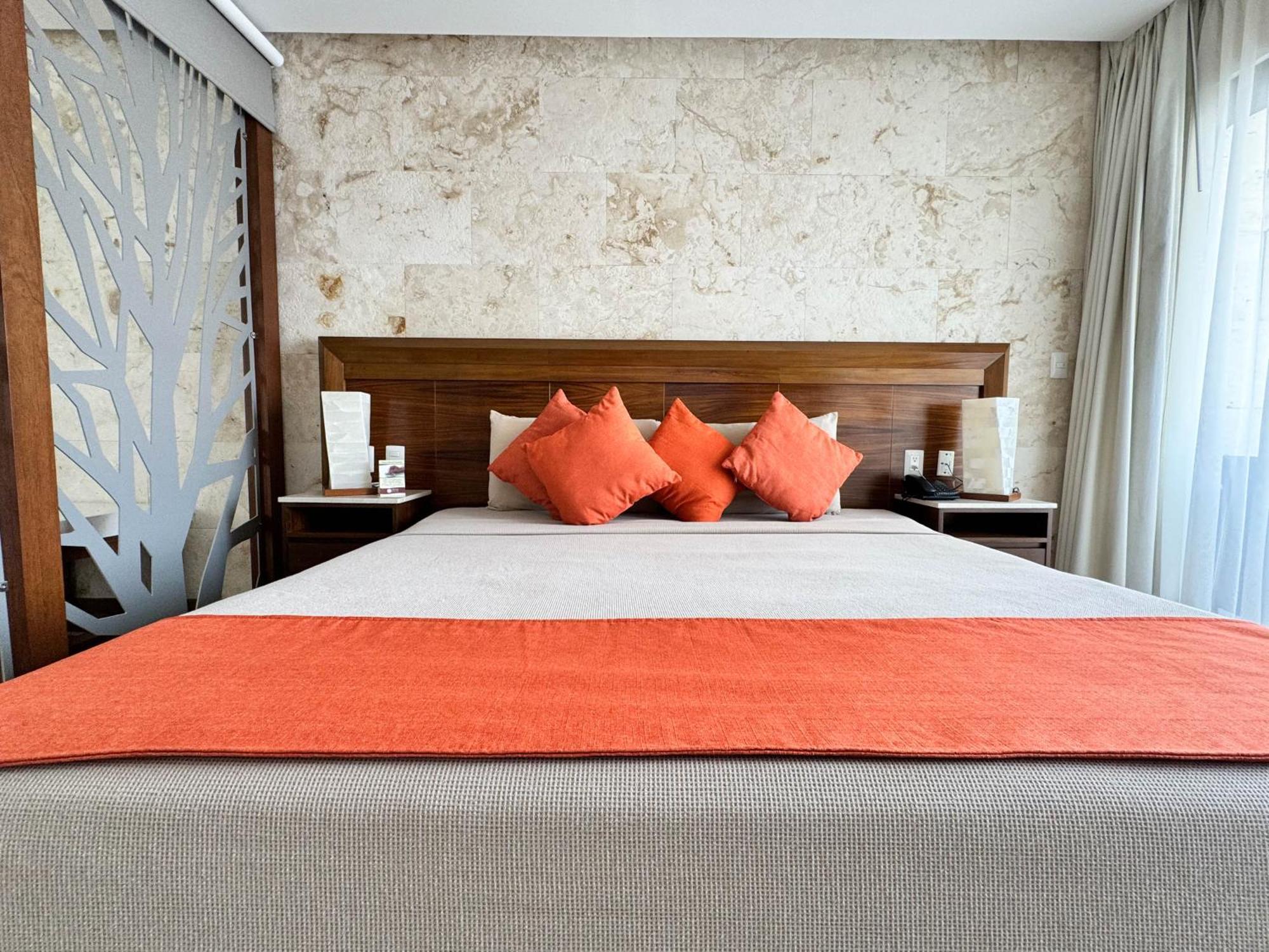 Grand Fifty Suites Плая-дель-Кармен Экстерьер фото