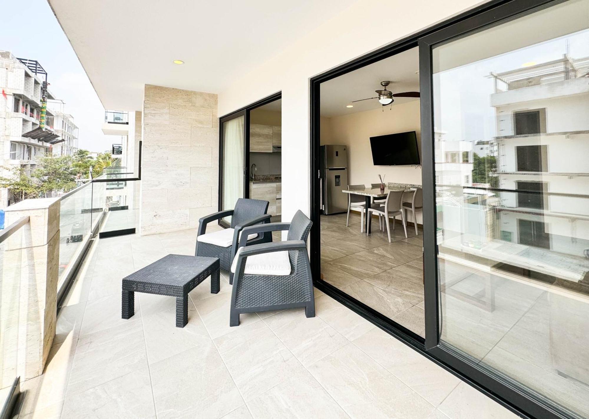 Grand Fifty Suites Плая-дель-Кармен Экстерьер фото